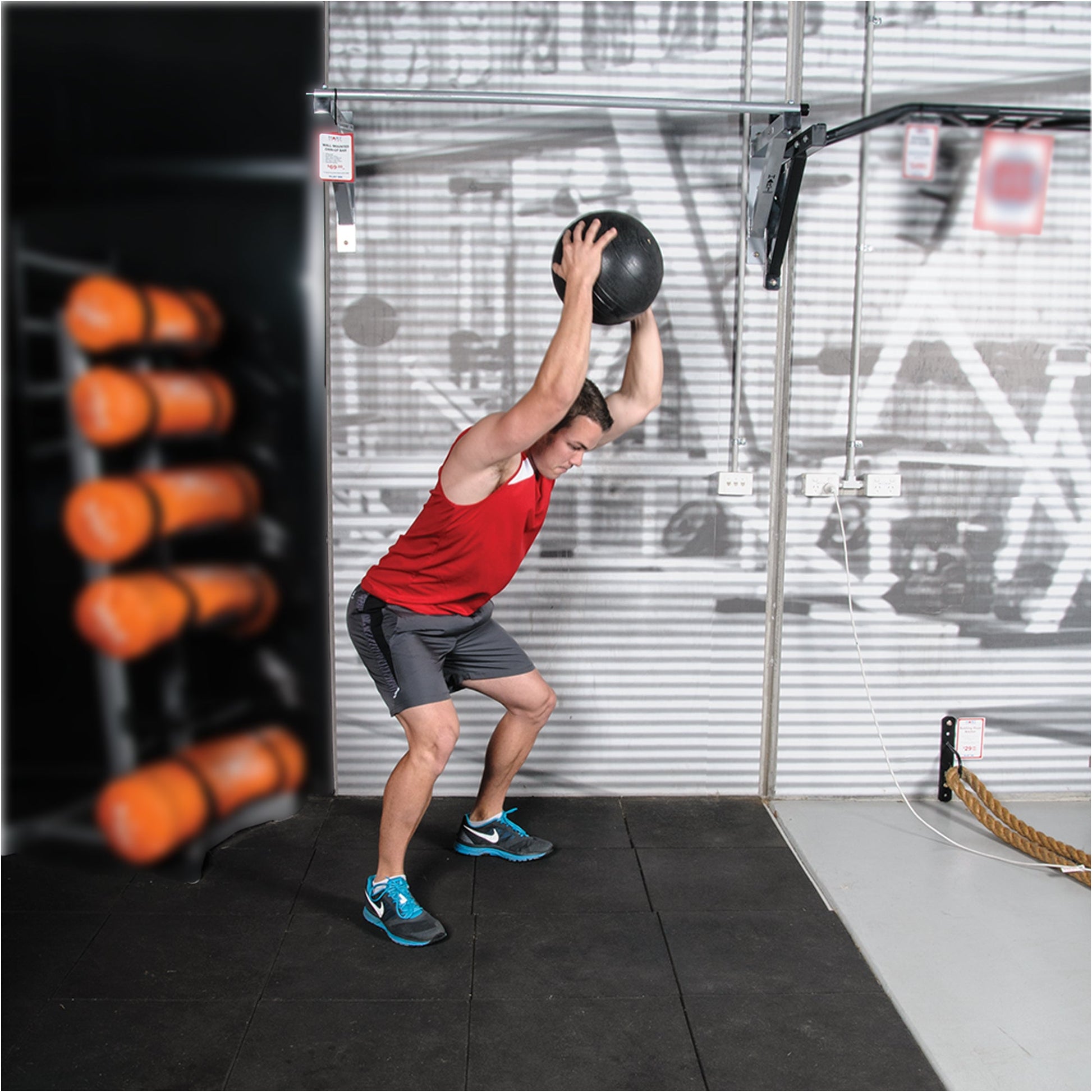 No‑Bounce Slam Ball for Home Workouts – Sand‑Filled, Textured Rubber Medicine Ball for Full‑Body Conditioning – 3kg–25kg – Space‑Saving Strength Gear